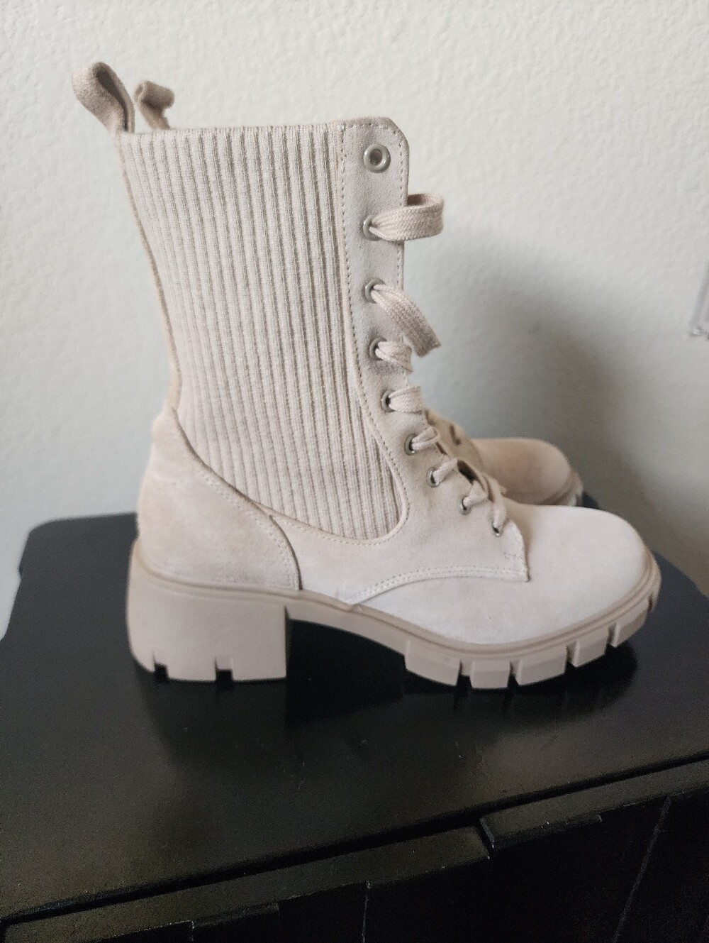 Steve Madden Beige Lace-Up Chunky Combat Boots.